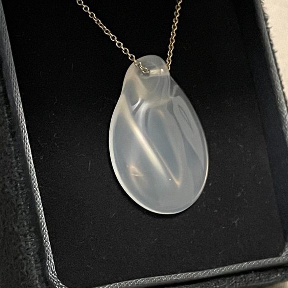 Rare TIFFANY & CO. x Elsa Peretti Chalcedony Madonna Pendant 18k Necklace - Picture 8 of 12